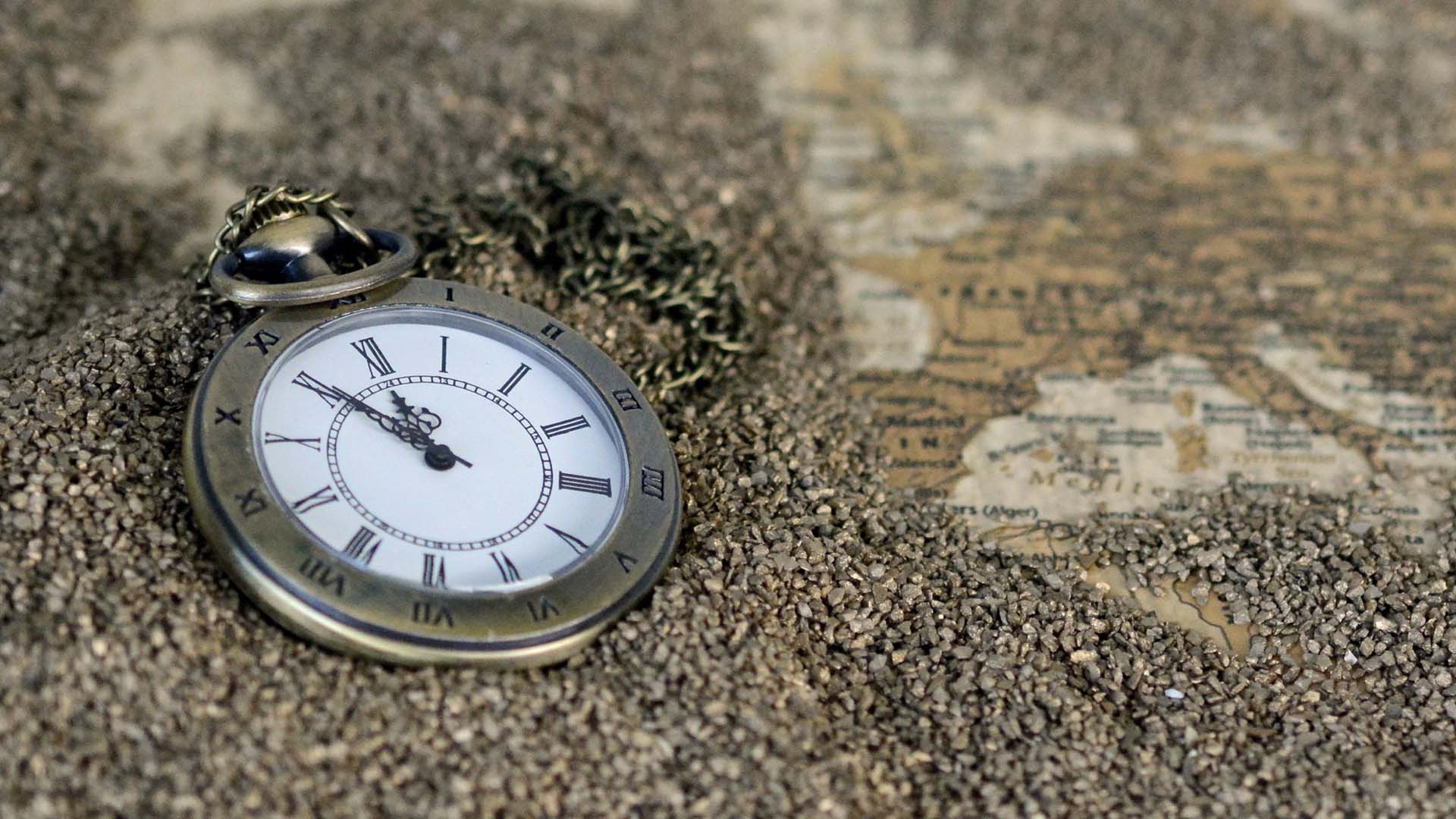 Bible Central Chronology Topic Guide. Image of pocketwatch by anncapictures via Pixabay.